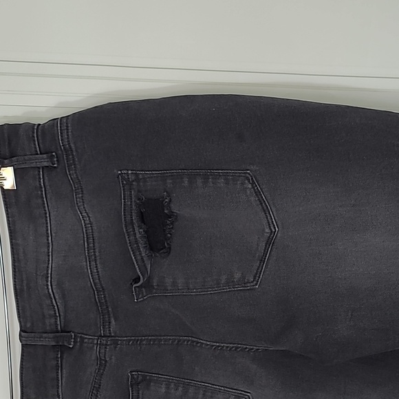 Maurices SZ Large Short Jeans Jeggings Black Distressed Denim High Rise Goth - Picture 6 of 13